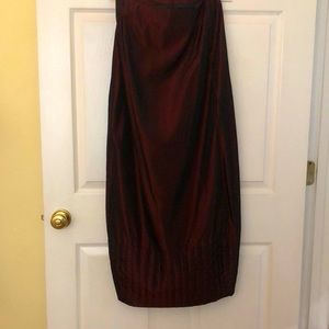 Long taffeta slim skirt with quilted bottom